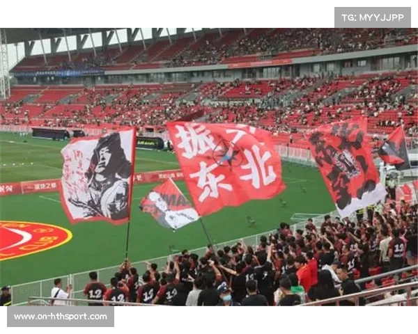 石家庄功夫官方宣布辽宁铁人后卫郑致云正式加盟。